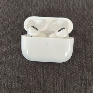 COPY - AirPods Pro 1st Generation